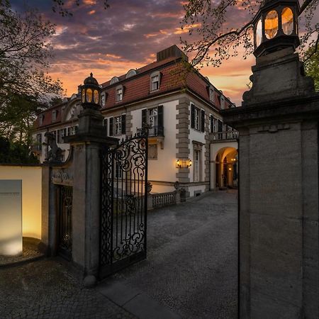 Schlosshotel Berlín Exterior foto The gate of the villa