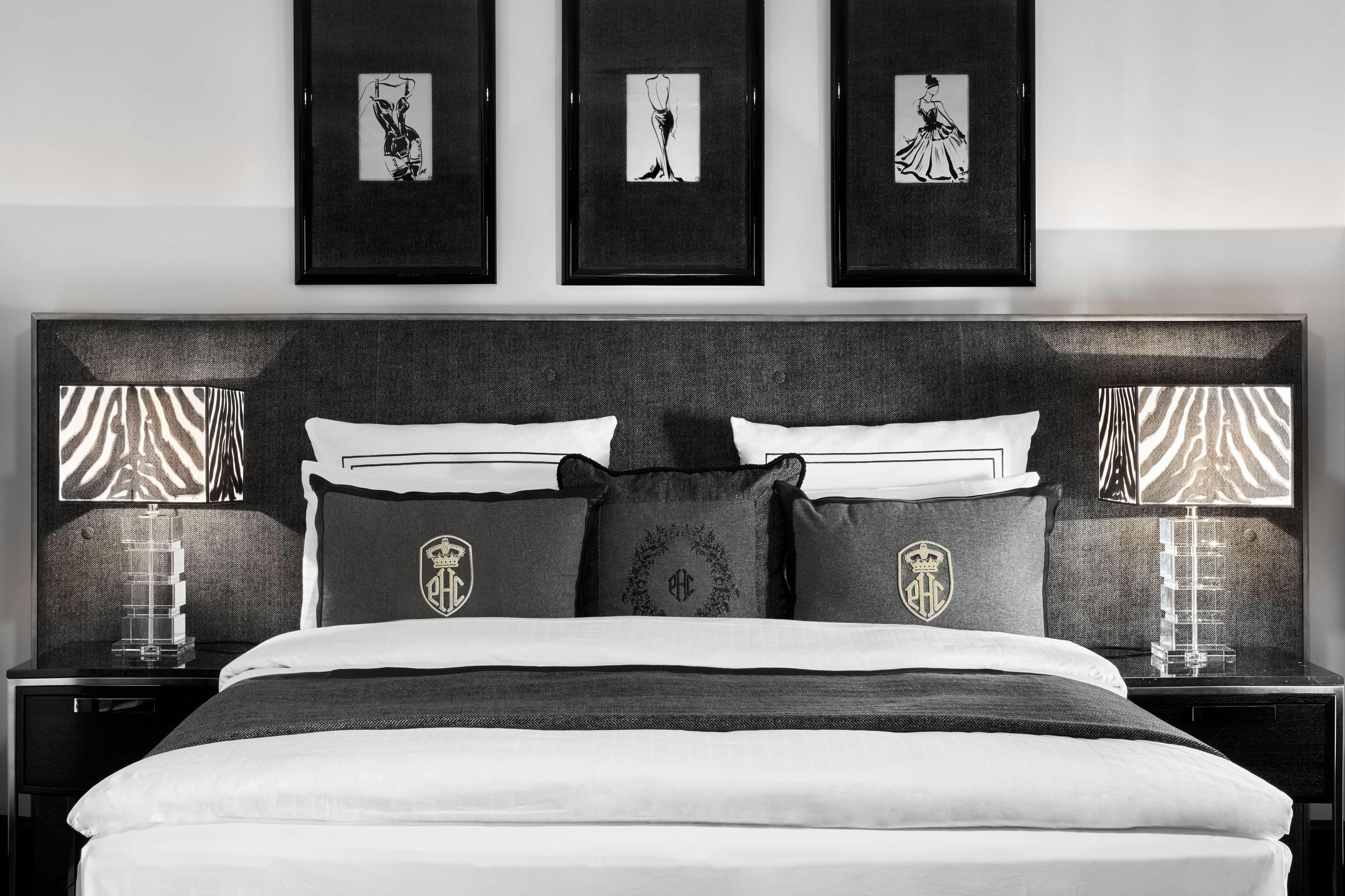 Schlosshotel Berlín Exterior foto A bedroom at the hotel