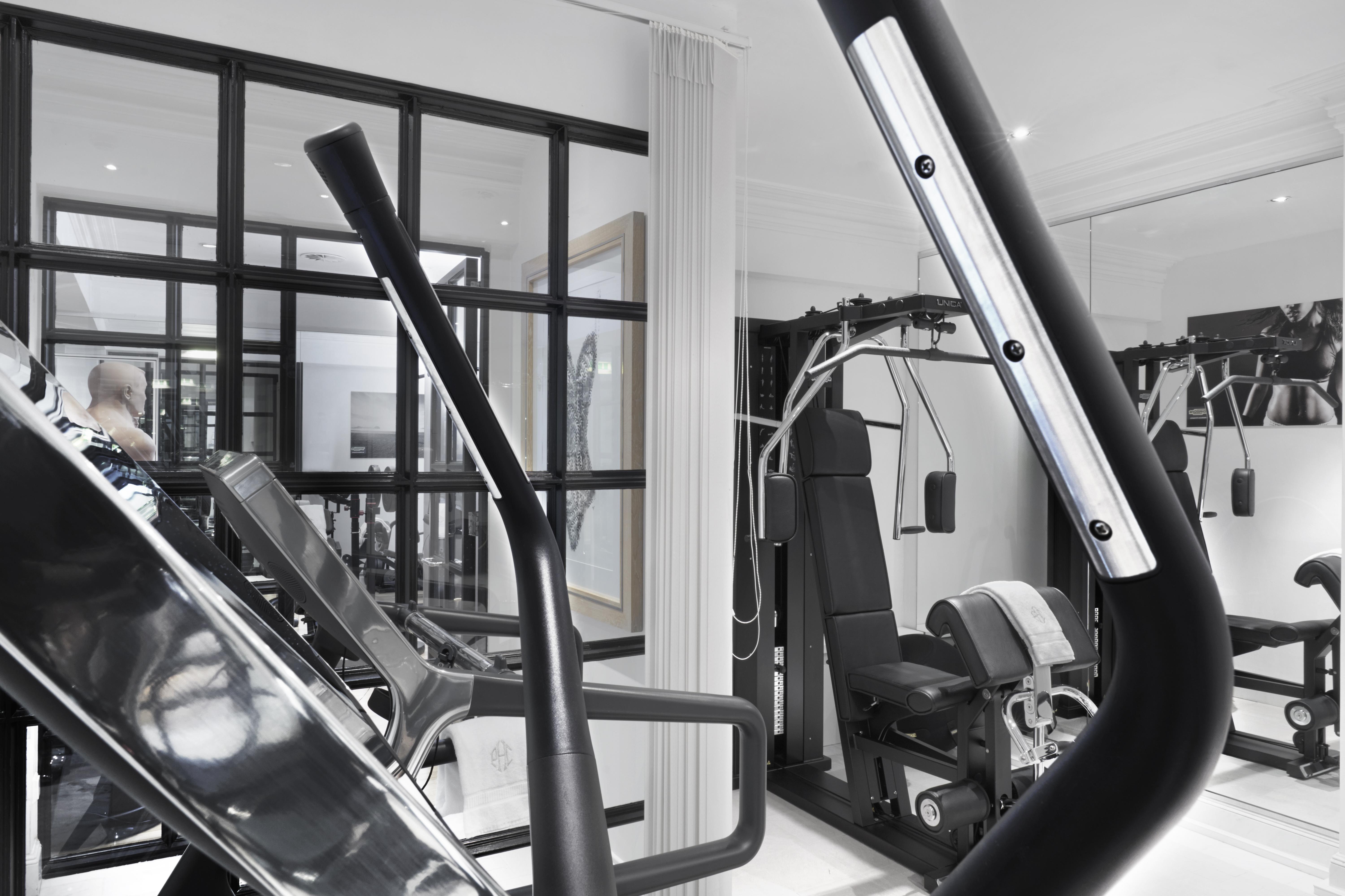 Schlosshotel Berlín Exterior foto The gym at The Dorchester