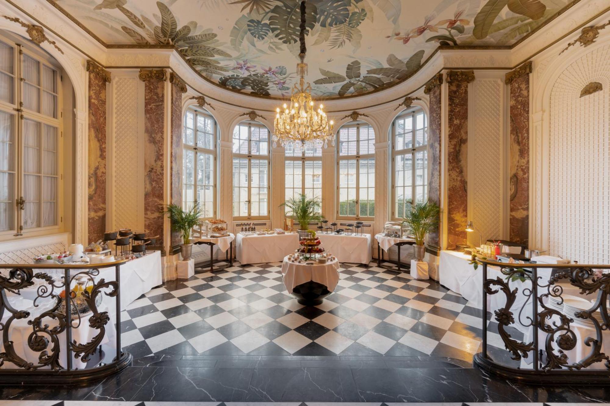 Schlosshotel Berlín Exterior foto The ballroom