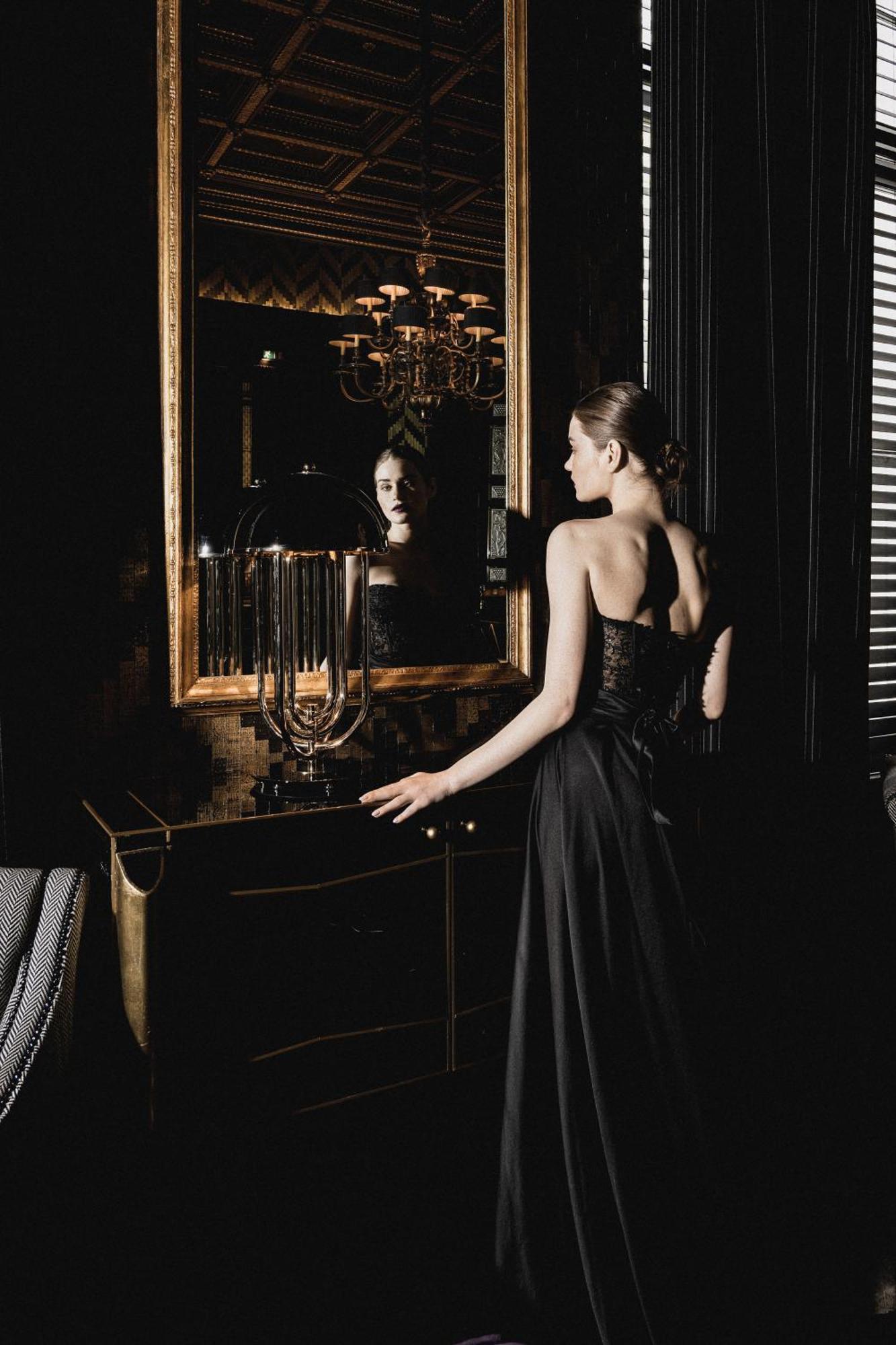 Schlosshotel Berlín Exterior foto A model wearing a black dress