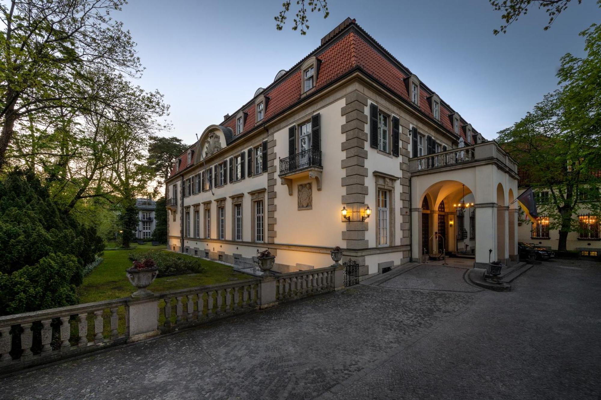 Schlosshotel Berlín Exterior foto Villa Weißhaus