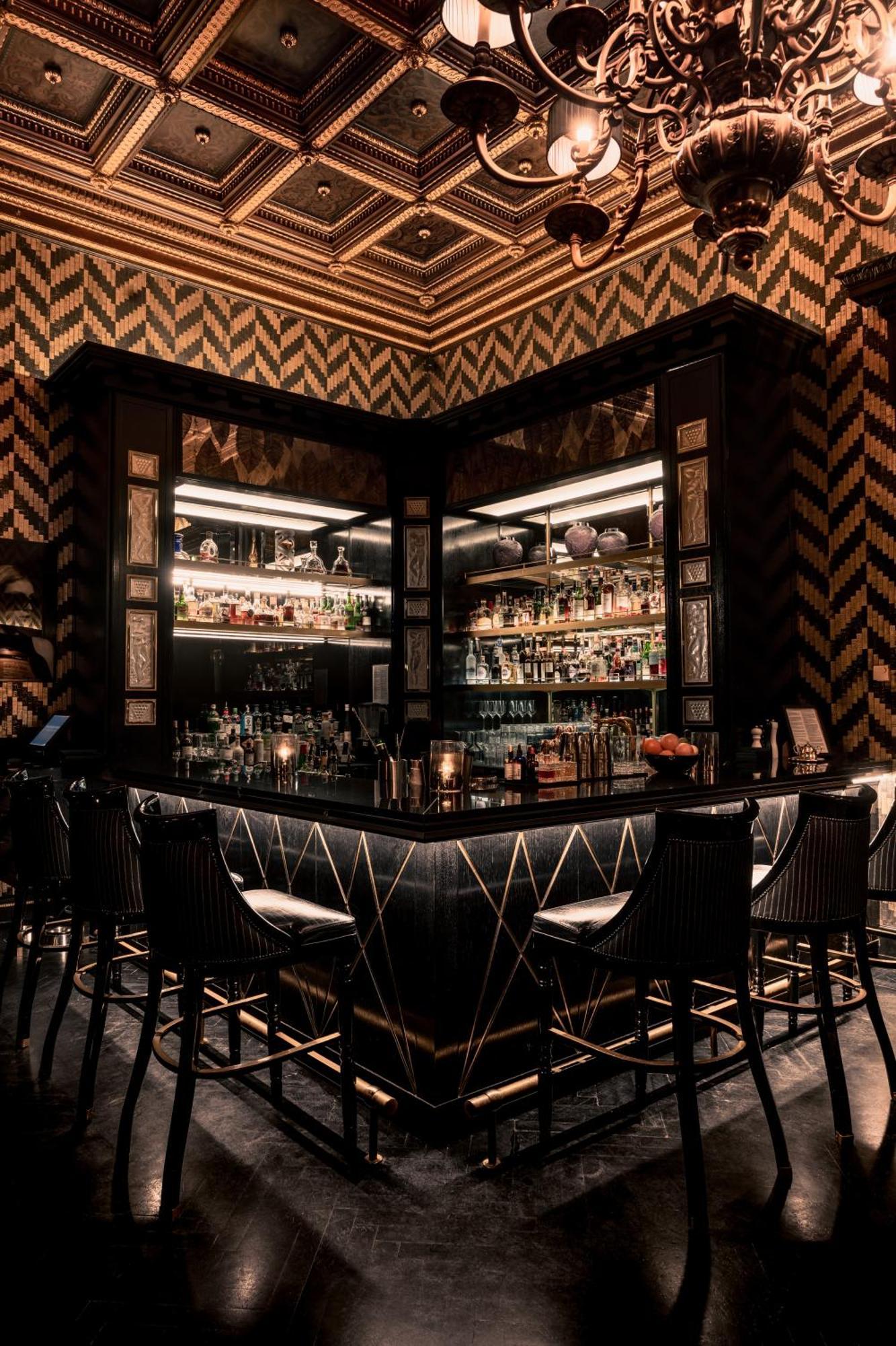 Schlosshotel Berlín Exterior foto The bar at the London Edition